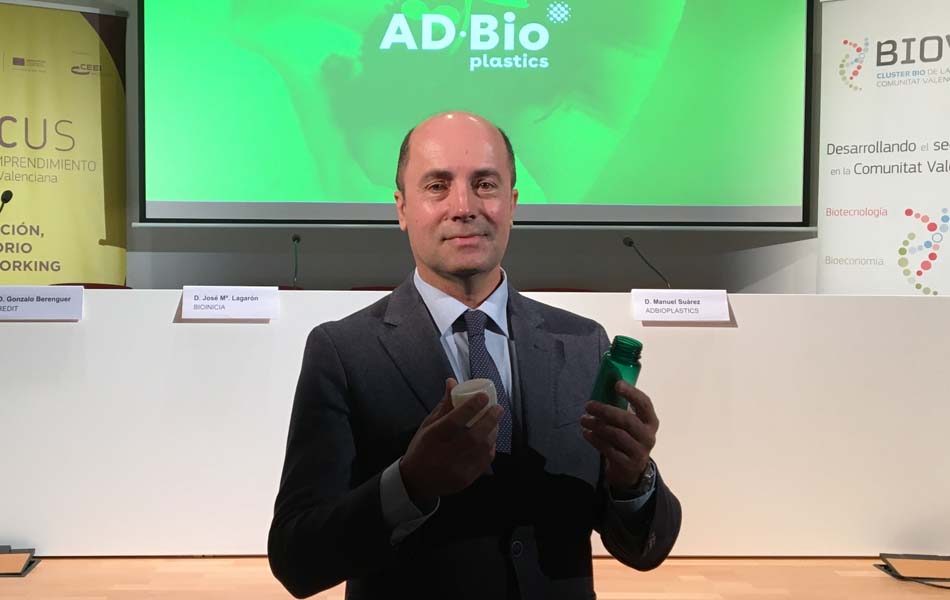 José Manuel Suárez presenta bioplásticos compostables a base de maíz o remolacha - ADBioplastics